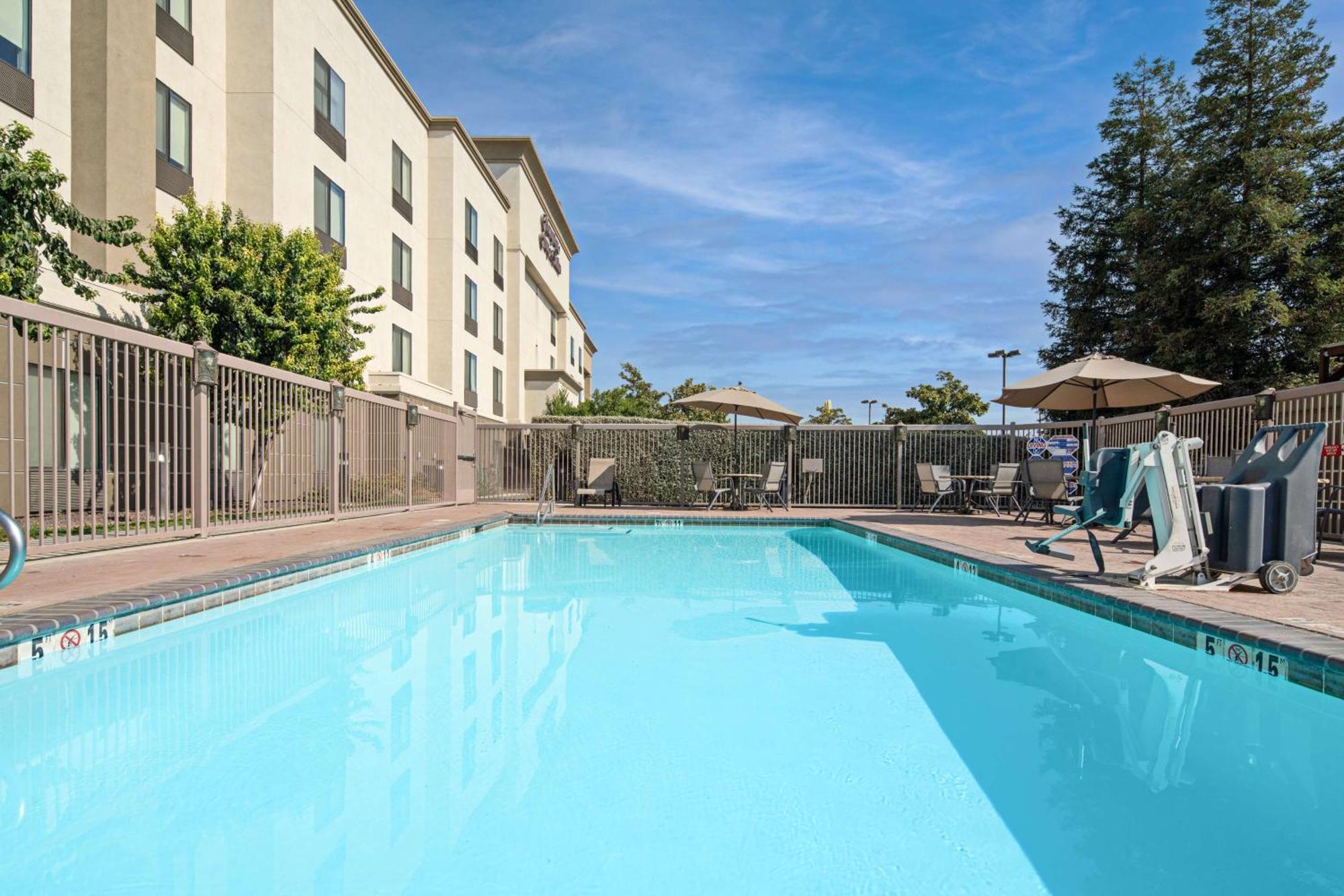 Hampton Inn And Suites Bakersfield / Highway 58 Esterno foto